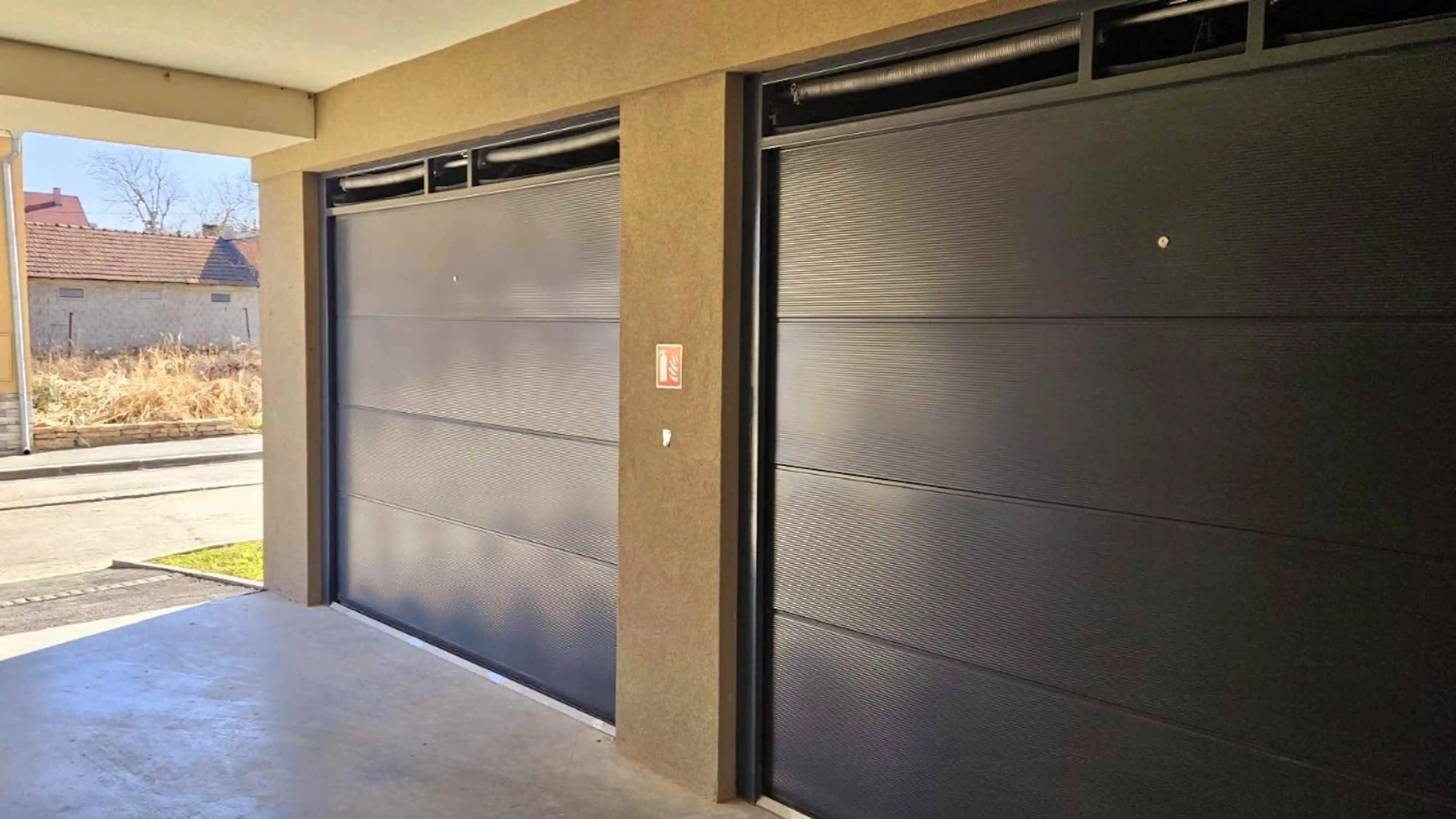 festina-lente-garaza