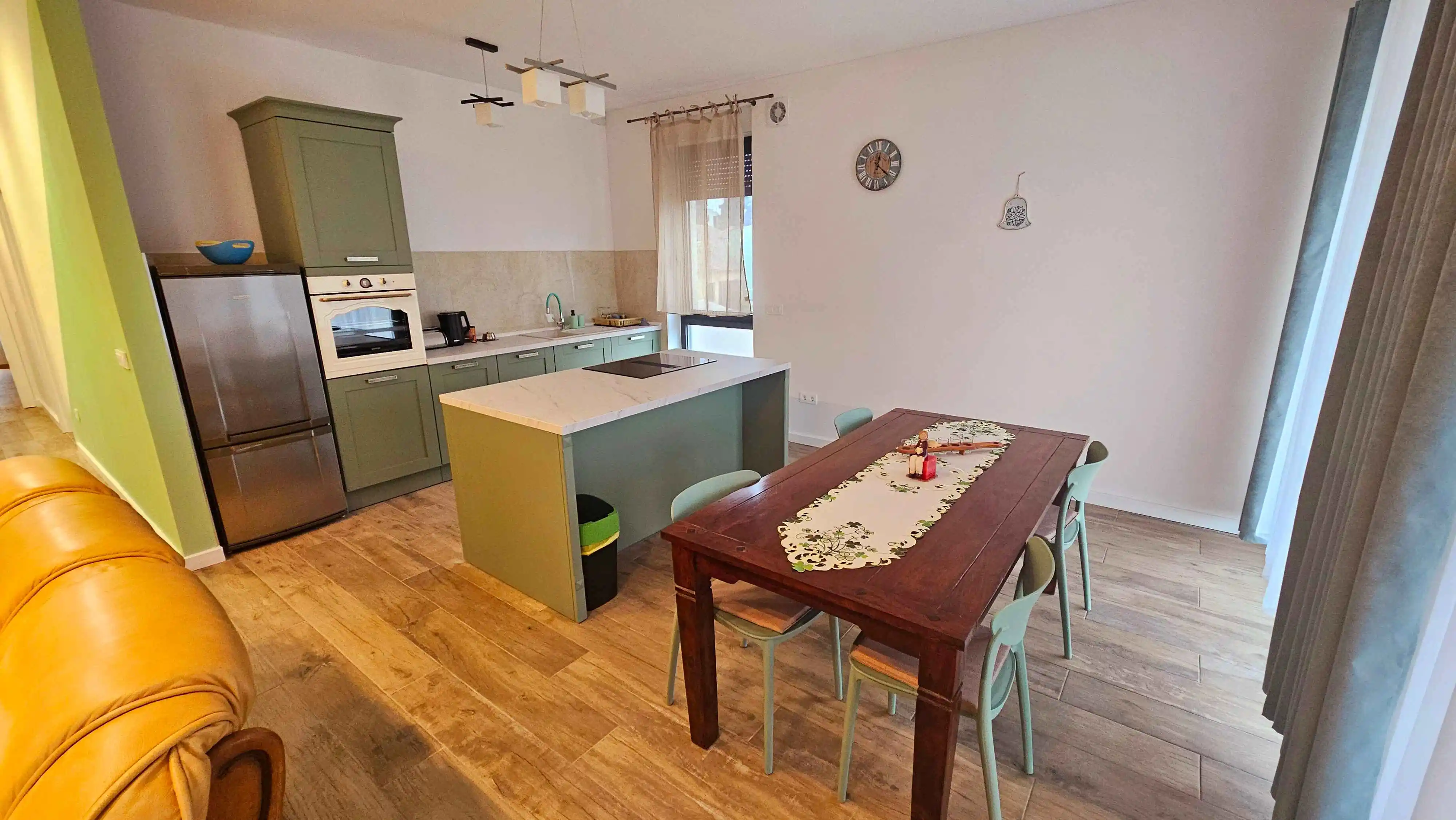 festina-lente-kuhinja